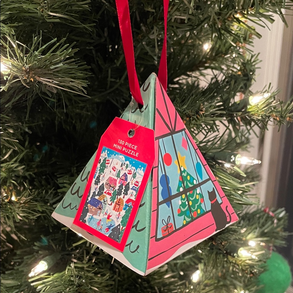 NWT Festive Pyramid 130 Mini Puzzle Ornament